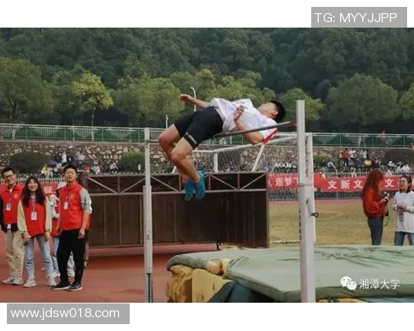 400米跨栏赛果揭晓运动员表现精彩纷呈赛季新纪录频频刷新