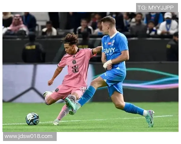 巴黎圣日耳曼大胜里昂,领先尤文图斯近6分,法甲冠军无悬念! 巴黎圣日耳曼大胜里昂,领先尤文图斯近6分,法甲冠军无悬念!