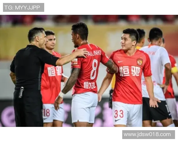 冠军恒大不敌上港,中超领头羊地位岌岌可危 冠军恒大不敌上港,中超领头羊地位岌岌可危