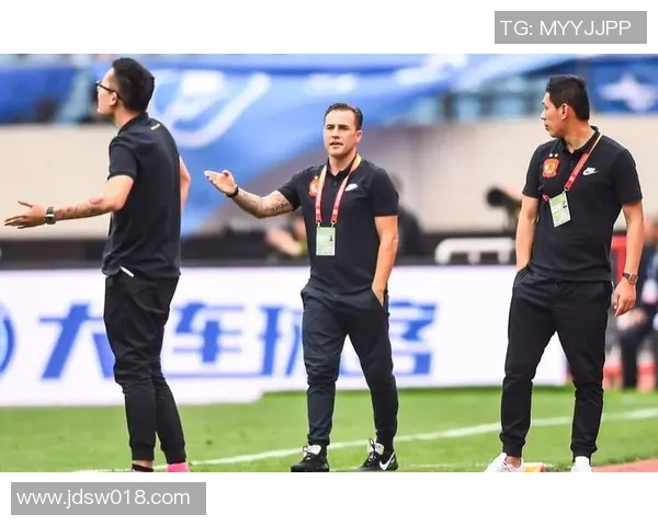 教练如何在比赛中运用临场斗法提升球队表现与战术灵活性