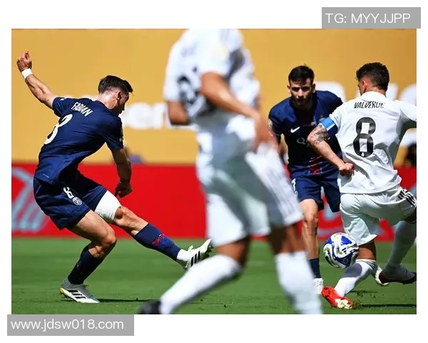 梅西带领巴黎圣日耳曼逆转击败皇马，欧冠之路再添一道高光时刻